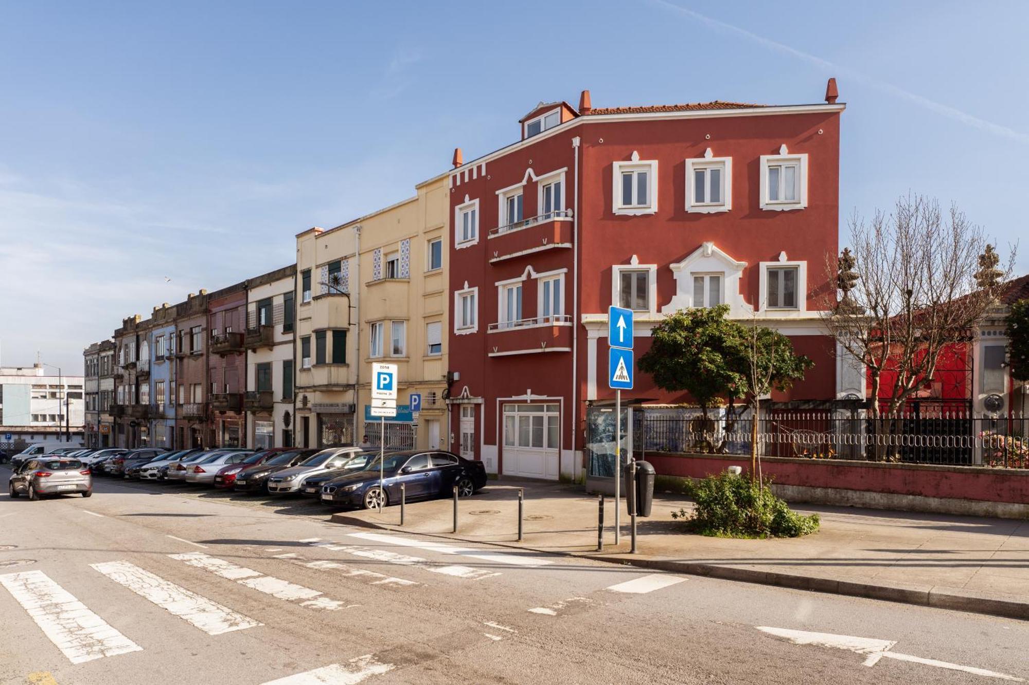 Host Wise - Flat W Free Private Parking - Bright & Cozy Apartment Порто Екстериор снимка
